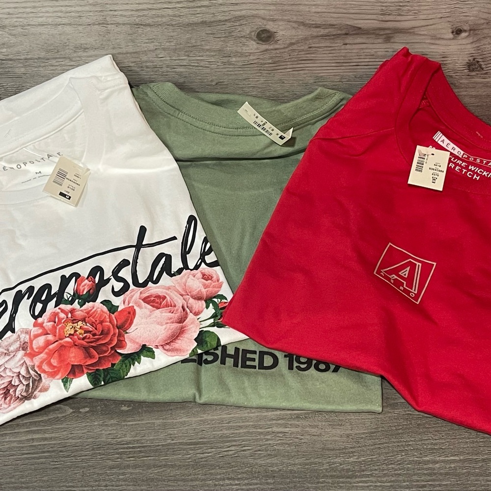Lot of 3 Aeropostale T-Shirts Women’s Medium NWT Floral Logo Tee Bundle AERO